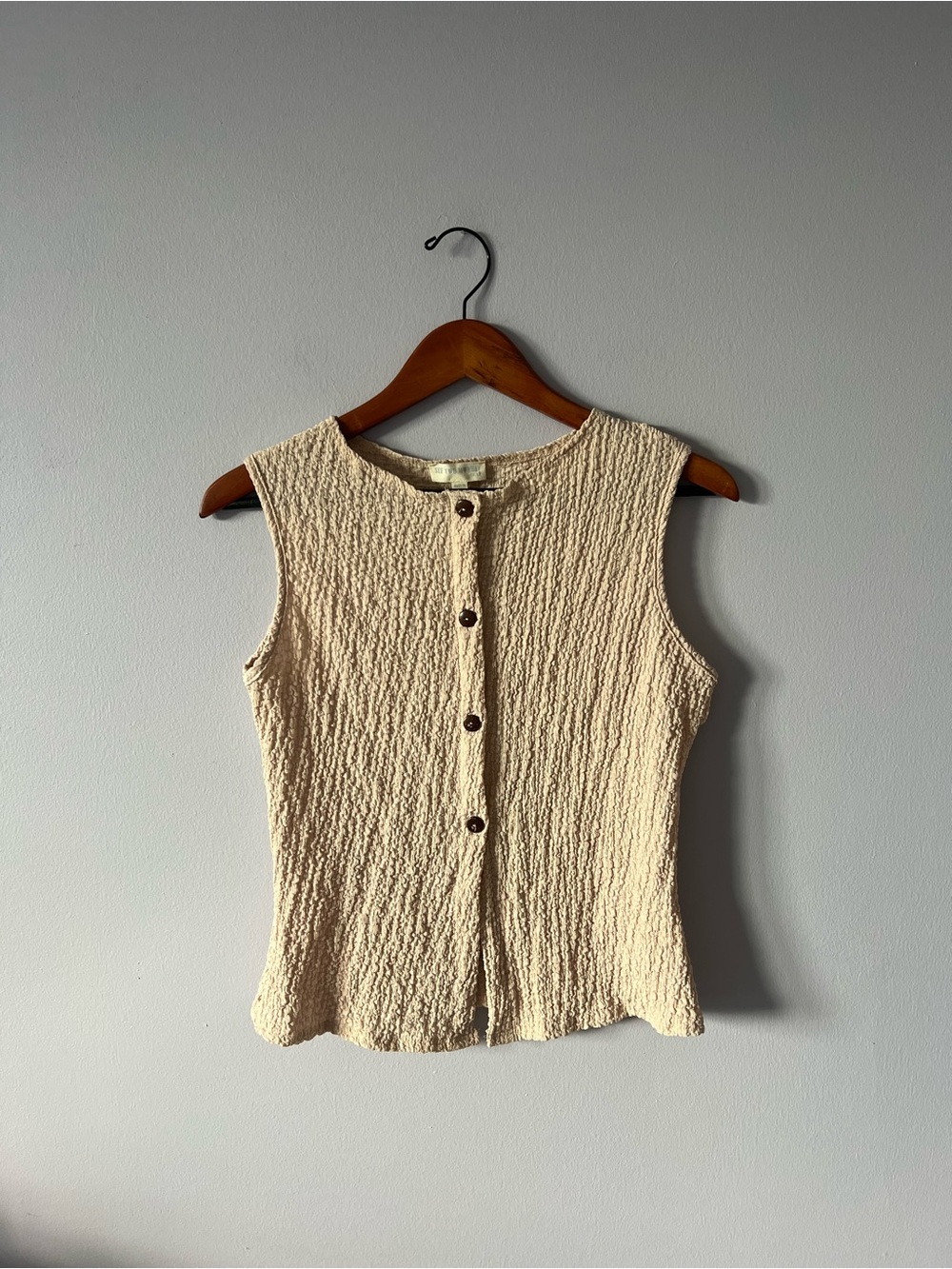 See You Monday Cream Textured Button-Front Sleeveless Top